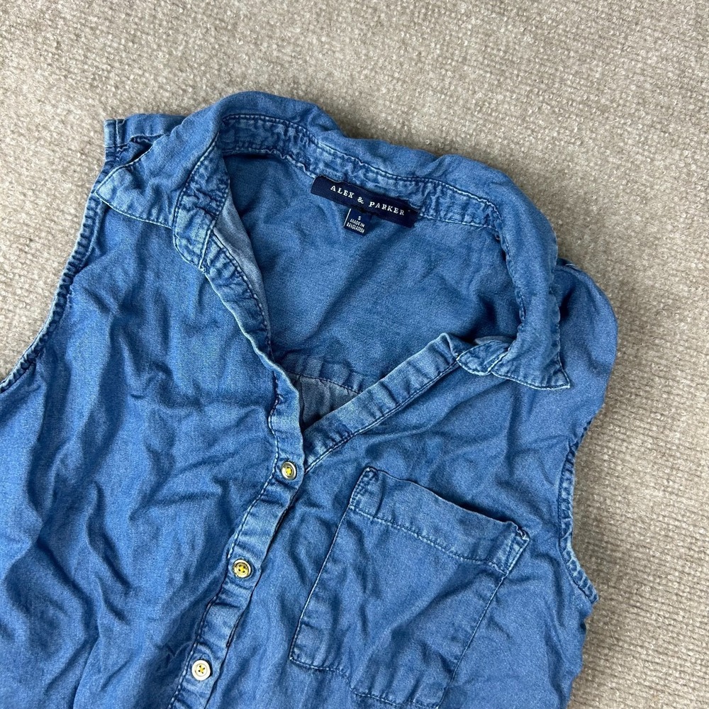 Alex & Parker Shirt Womens Small Blue Denim Lyocell Sleeveless Knotted Button Up